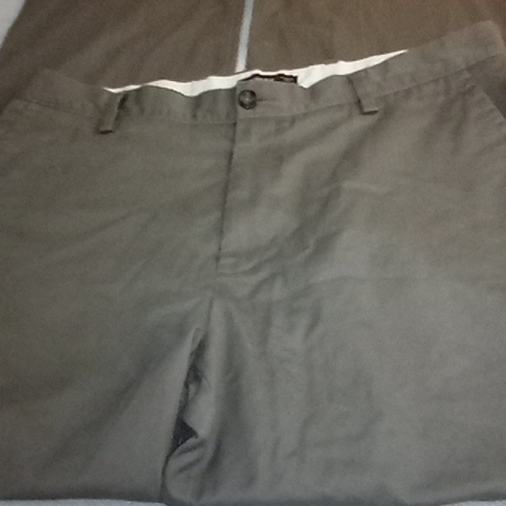 Docker's 36x34 Mens Olive Green Khaki Pants Classic Fit